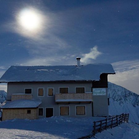 Enzianhuette Berggasthaus San Leonardo in Passiria Exterior photo